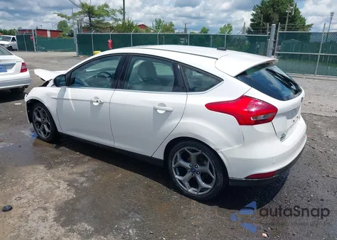 2016 Ford Focus Titanium z USA, uszkodzony, nr VIN 1FADP3N21GL309340